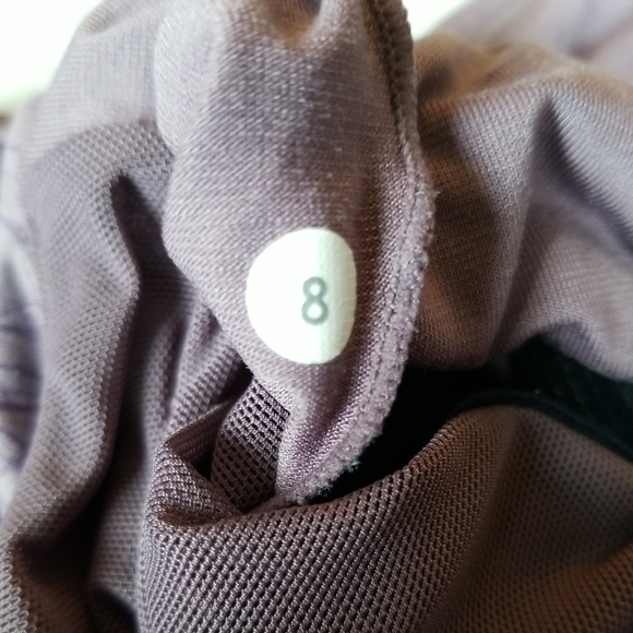 Lululemon Aria Peacock Feather Tank sz 8 built in bra purple mesh back in center - Picture 2 of 8